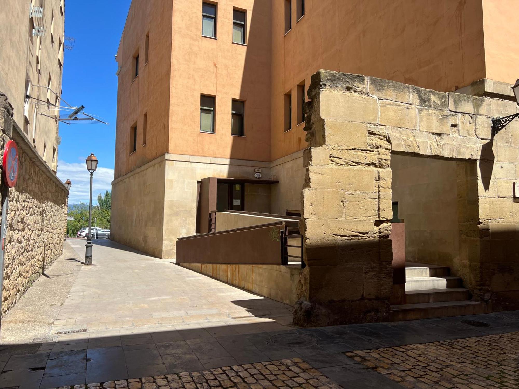Murallas De Revelin & Laurel -casco Antiguo- *