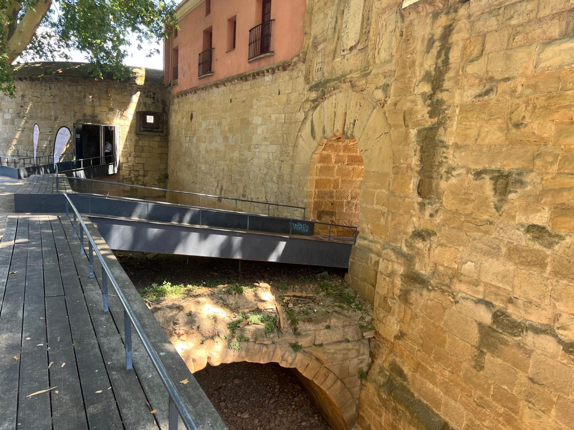 Murallas De Revelin & Laurel -casco Antiguo-